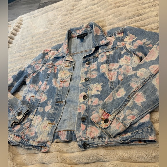 Harold's Jackets & Blazers - Floral Jean jacket by Harold’s